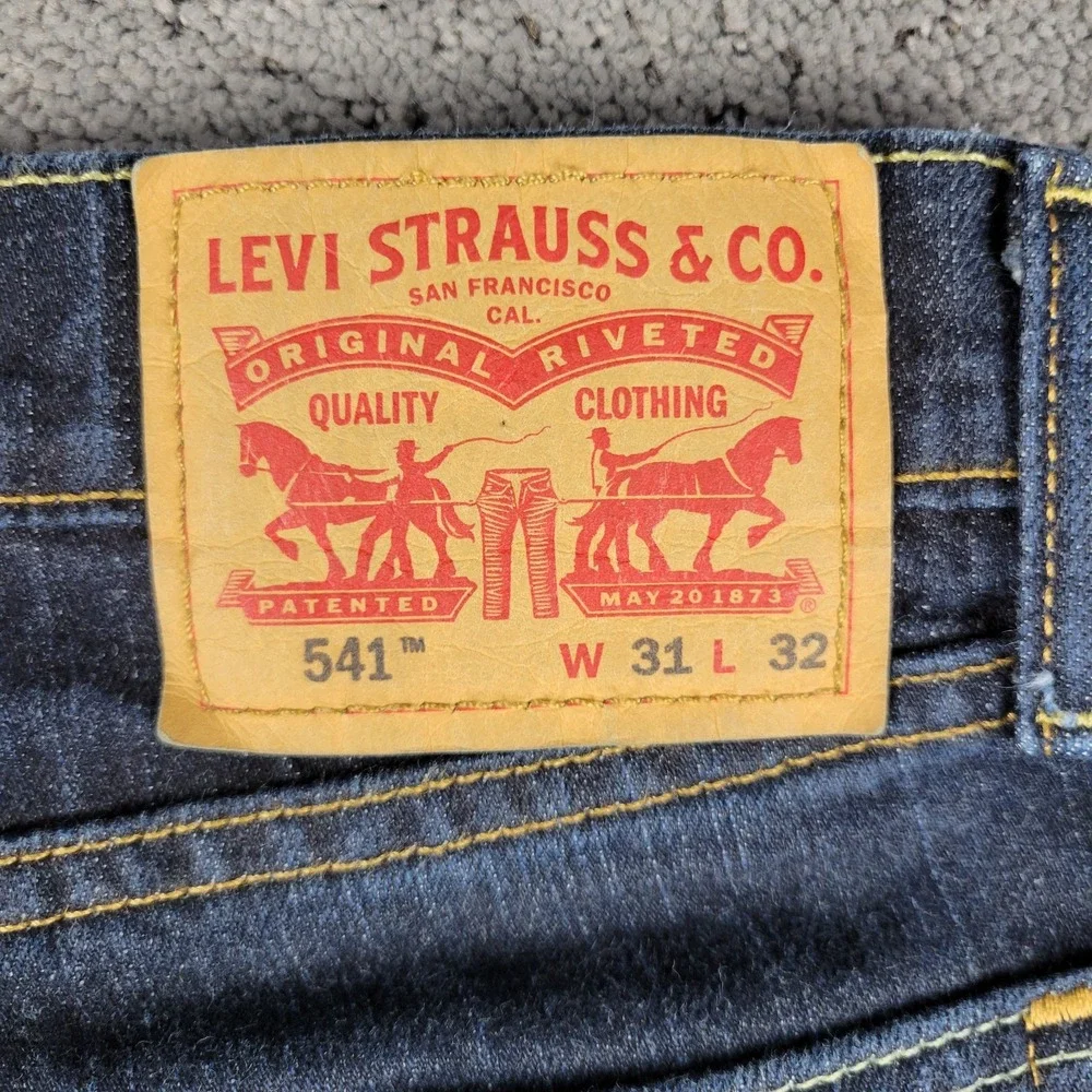 Levis 541 Jeans Mens 31x32 Blue Athletic Fit Taper Dark Wash Stretch Denim